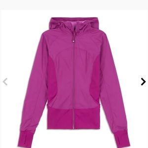 Lululemon in flux jacket Reversible hooded jacket with thumbholes and pockets